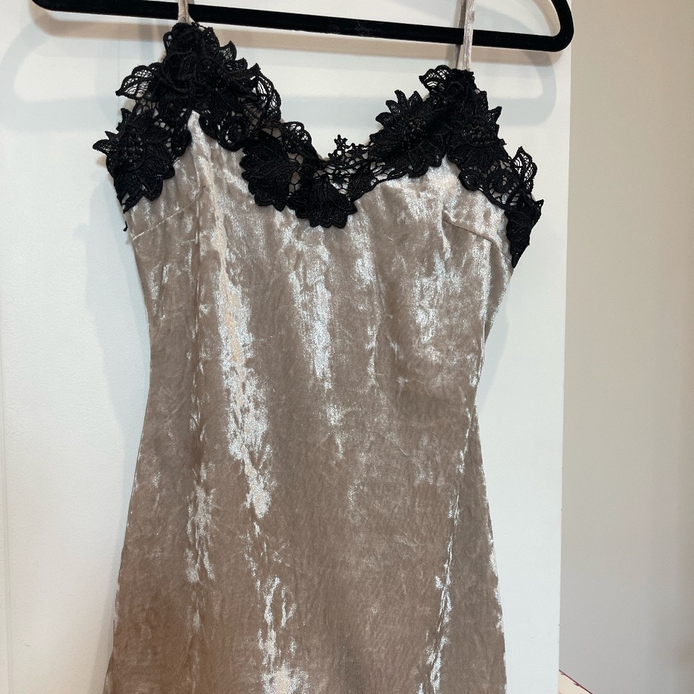 VELVET LAVENDER BLACK LACE DRESS